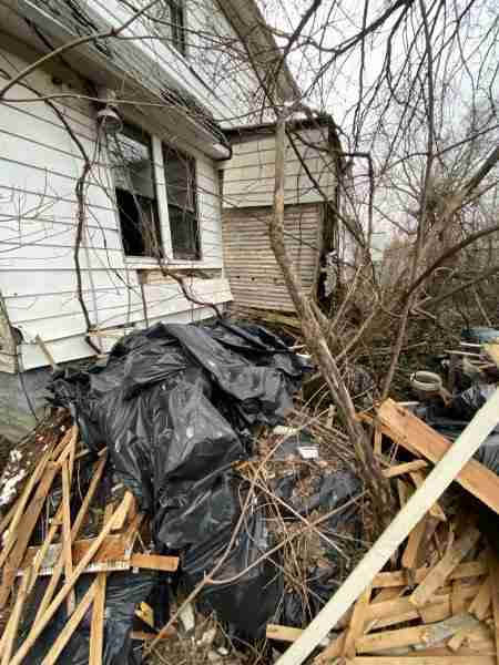 14475 Robson (21).jpg